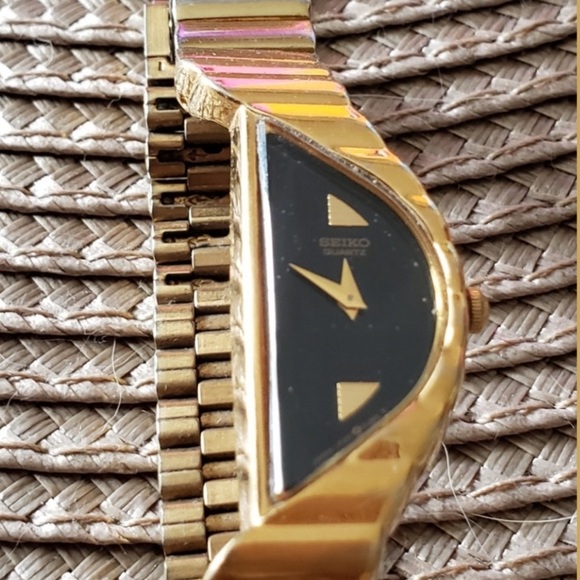 Seiko Accessories - Vintage asymmetrical Seiko watch